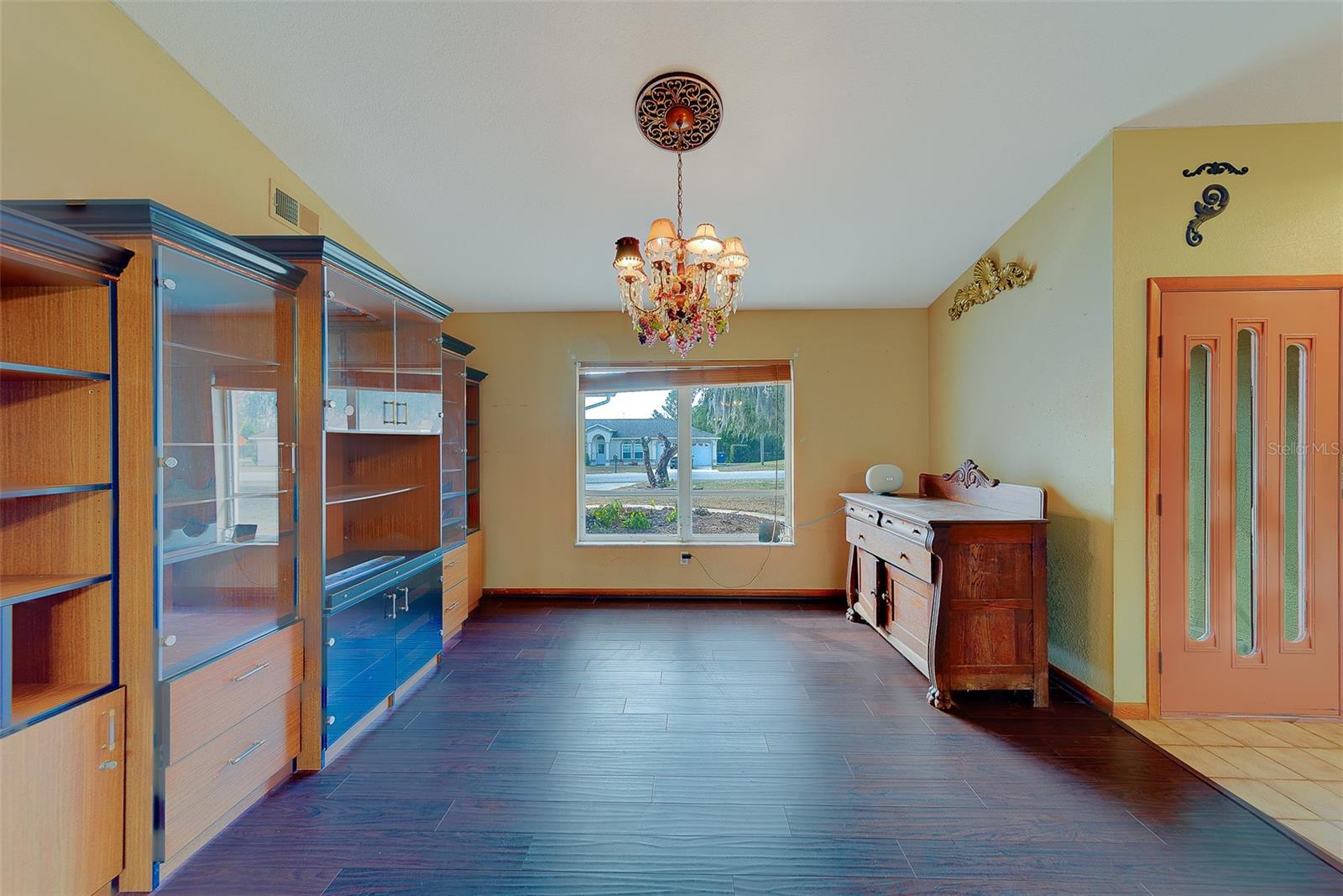 SPRING HILL - Residential