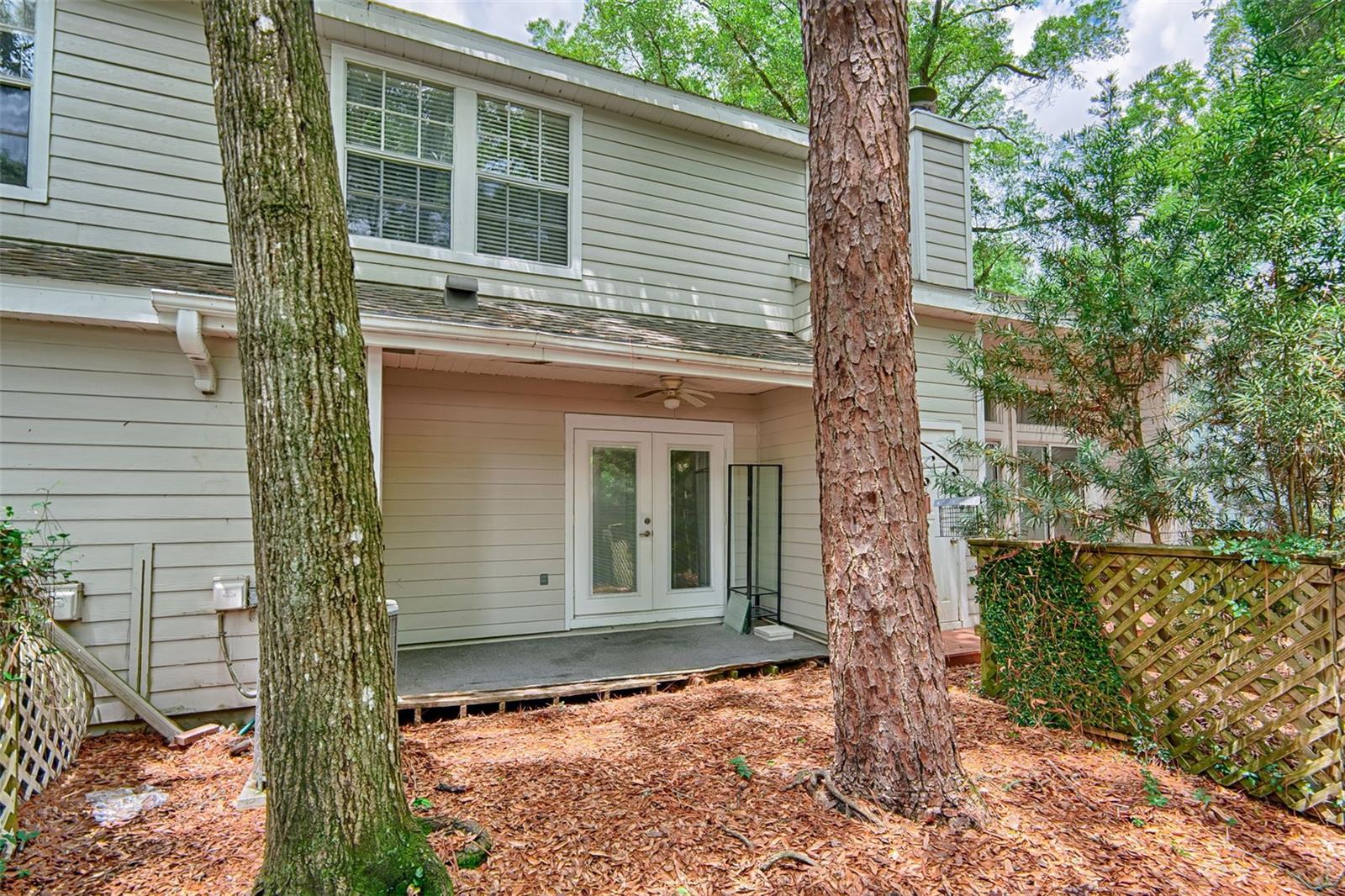 CARRIAGE HOUSE LANE - Residential