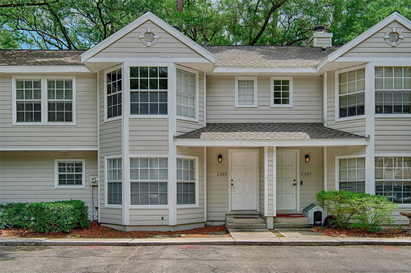 CARRIAGE HOUSE LANE - Residential