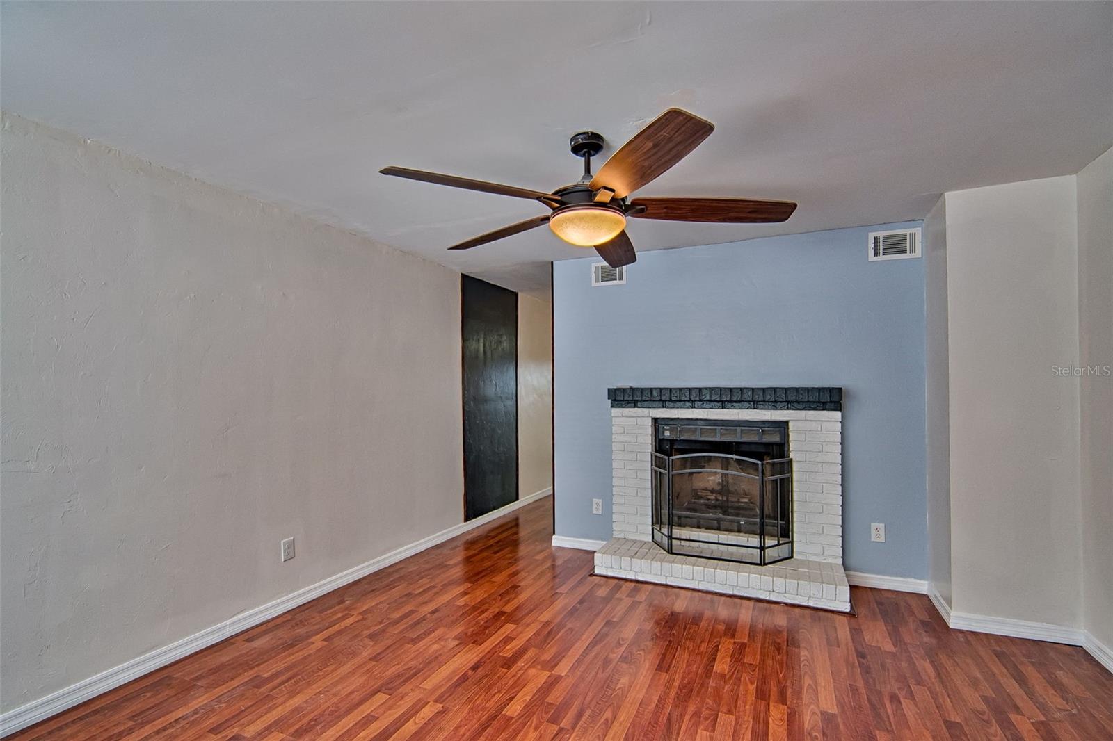 CARRIAGE HOUSE LANE - Residential
