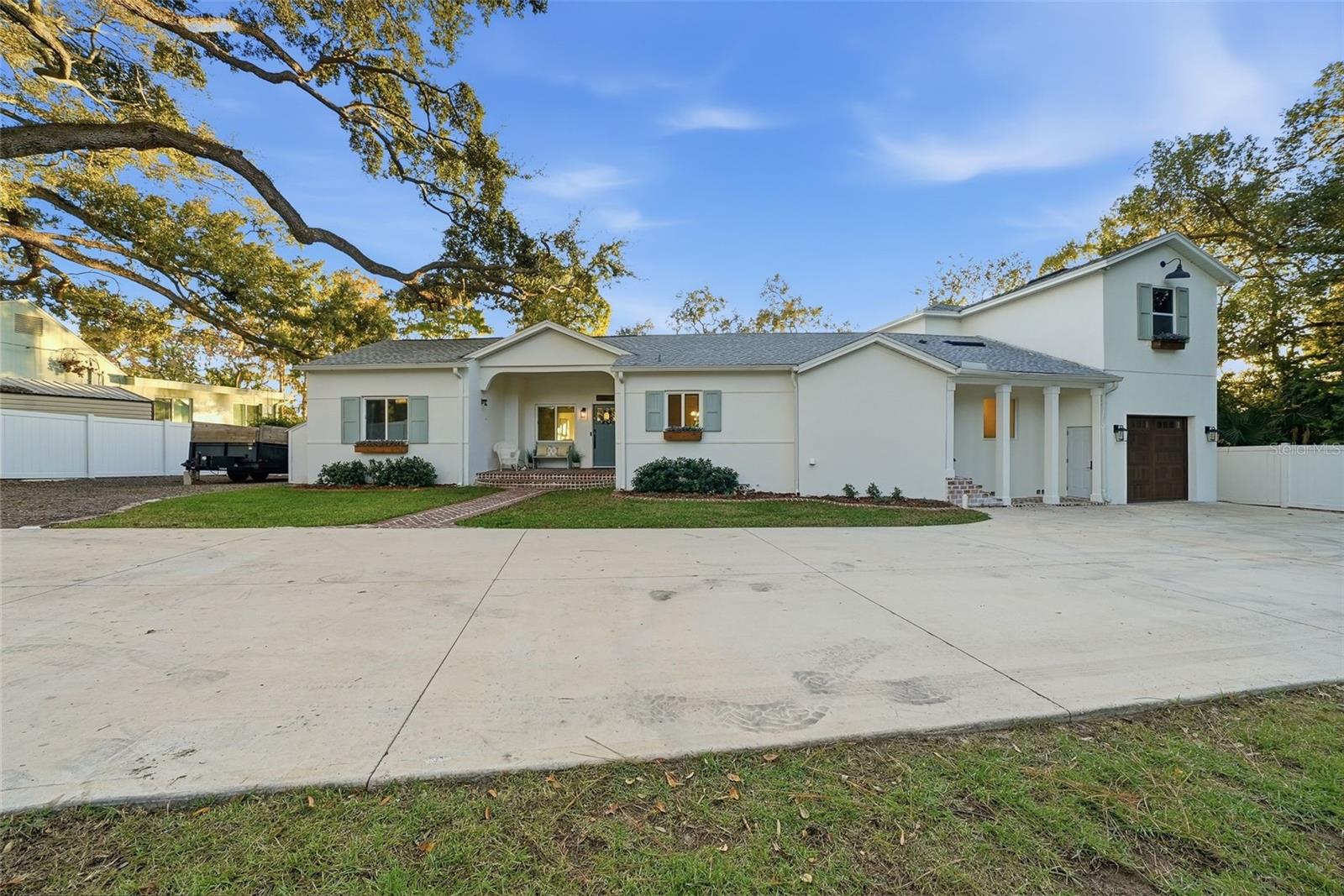 344 W RIO VISTA COURT