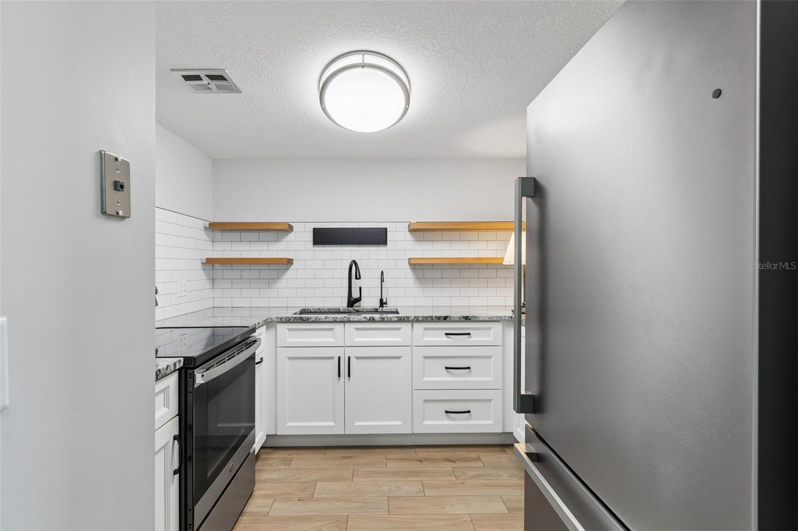 ON TOP OF THE WORLD - Residential