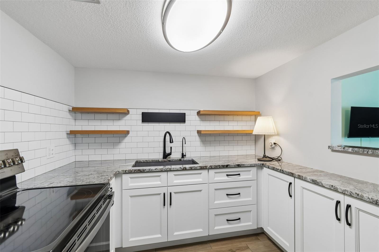 ON TOP OF THE WORLD - Residential