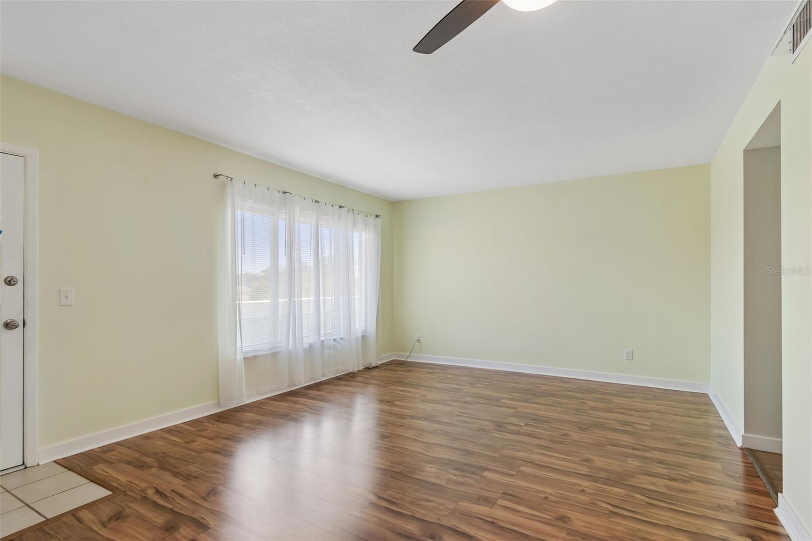 ON TOP OF THE WORLD - Residential