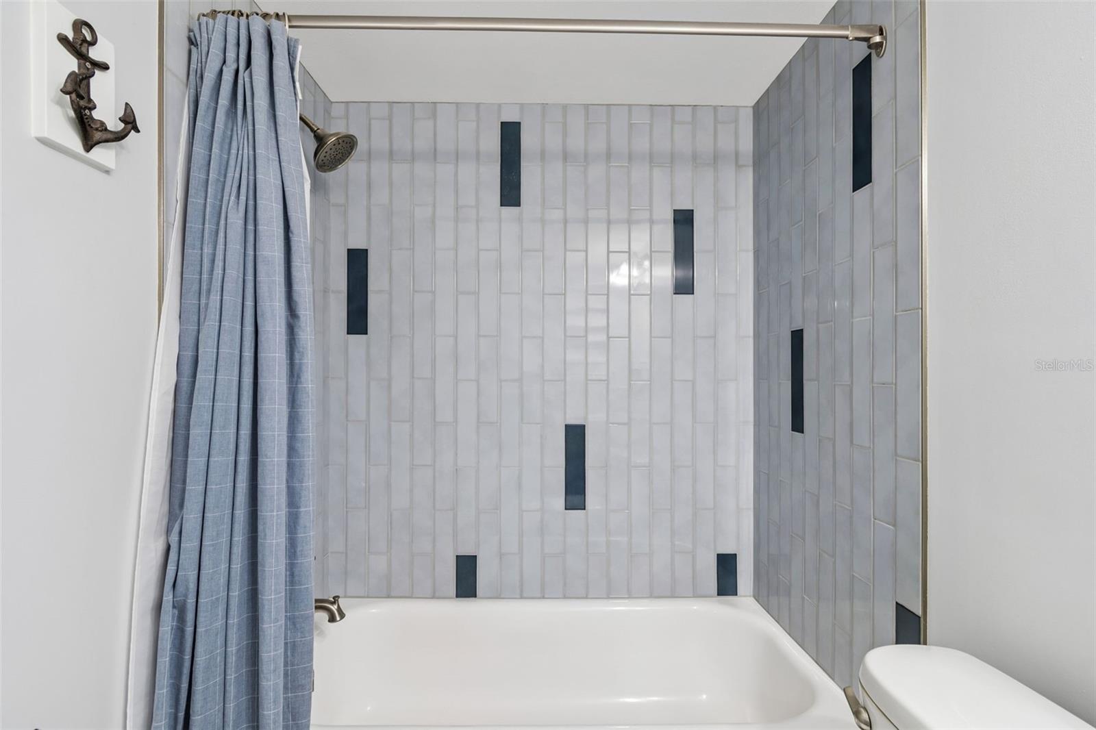 ON TOP OF THE WORLD - Residential