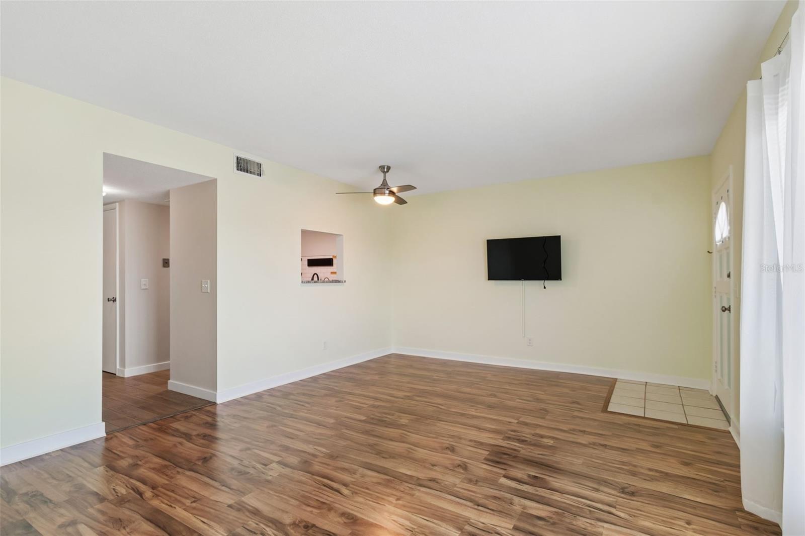 ON TOP OF THE WORLD - Residential