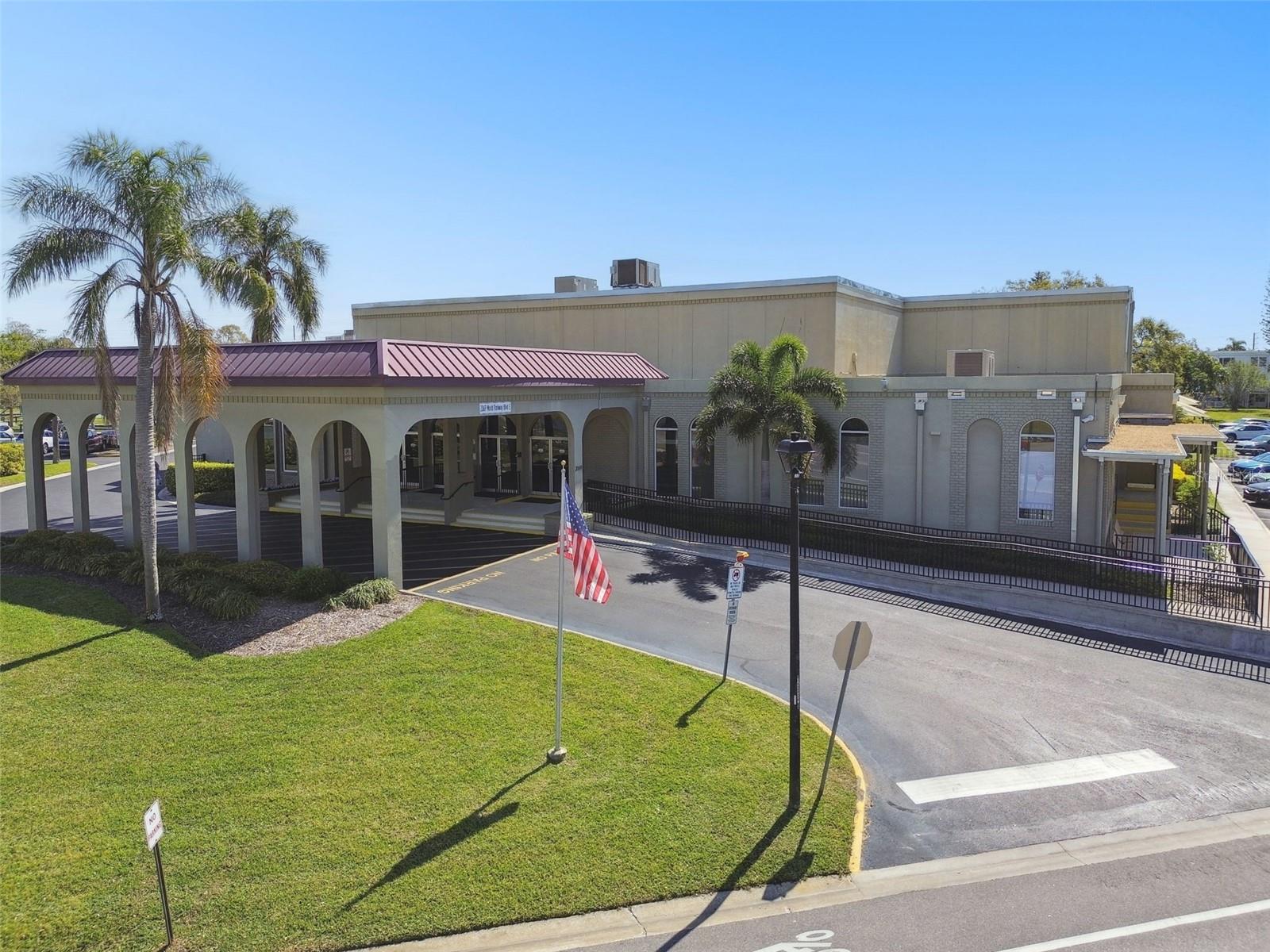 ON TOP OF THE WORLD - Residential