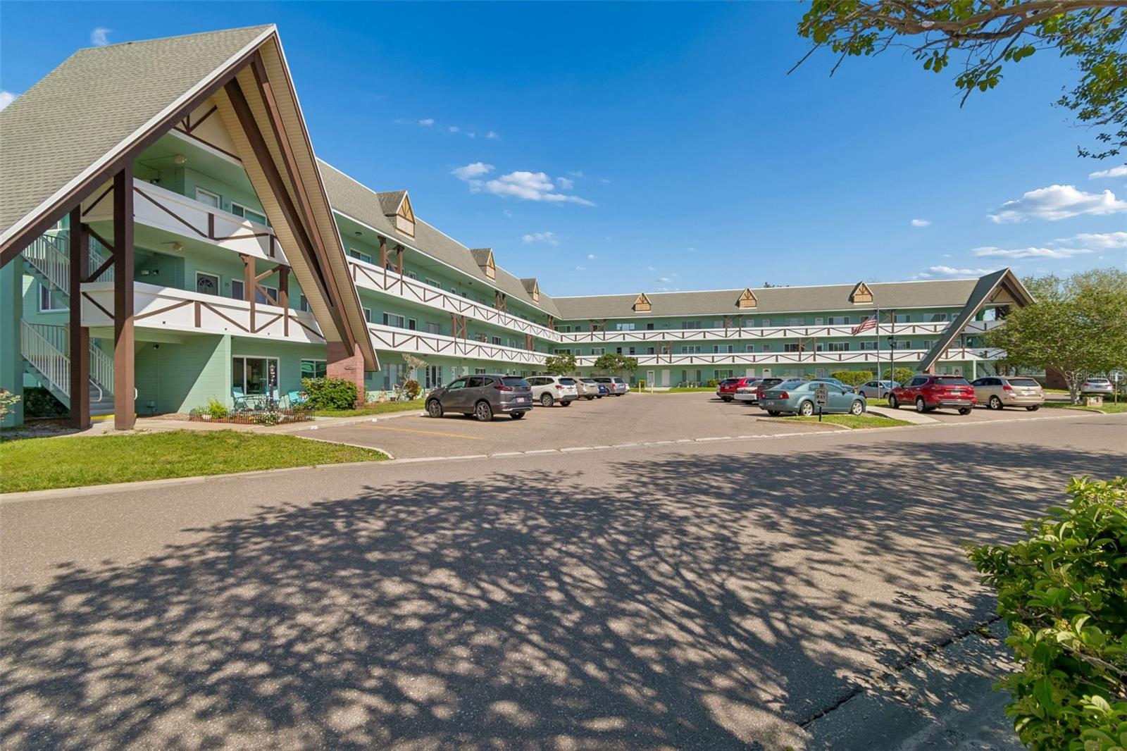 ON TOP OF THE WORLD - Residential