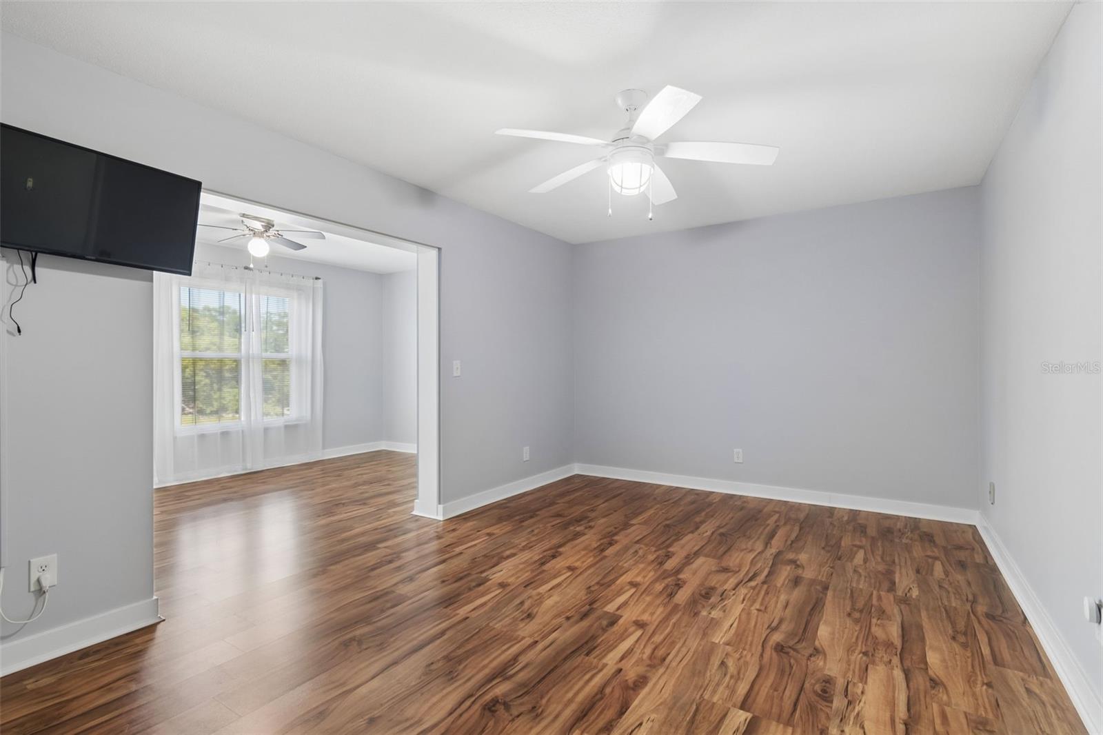 ON TOP OF THE WORLD - Residential