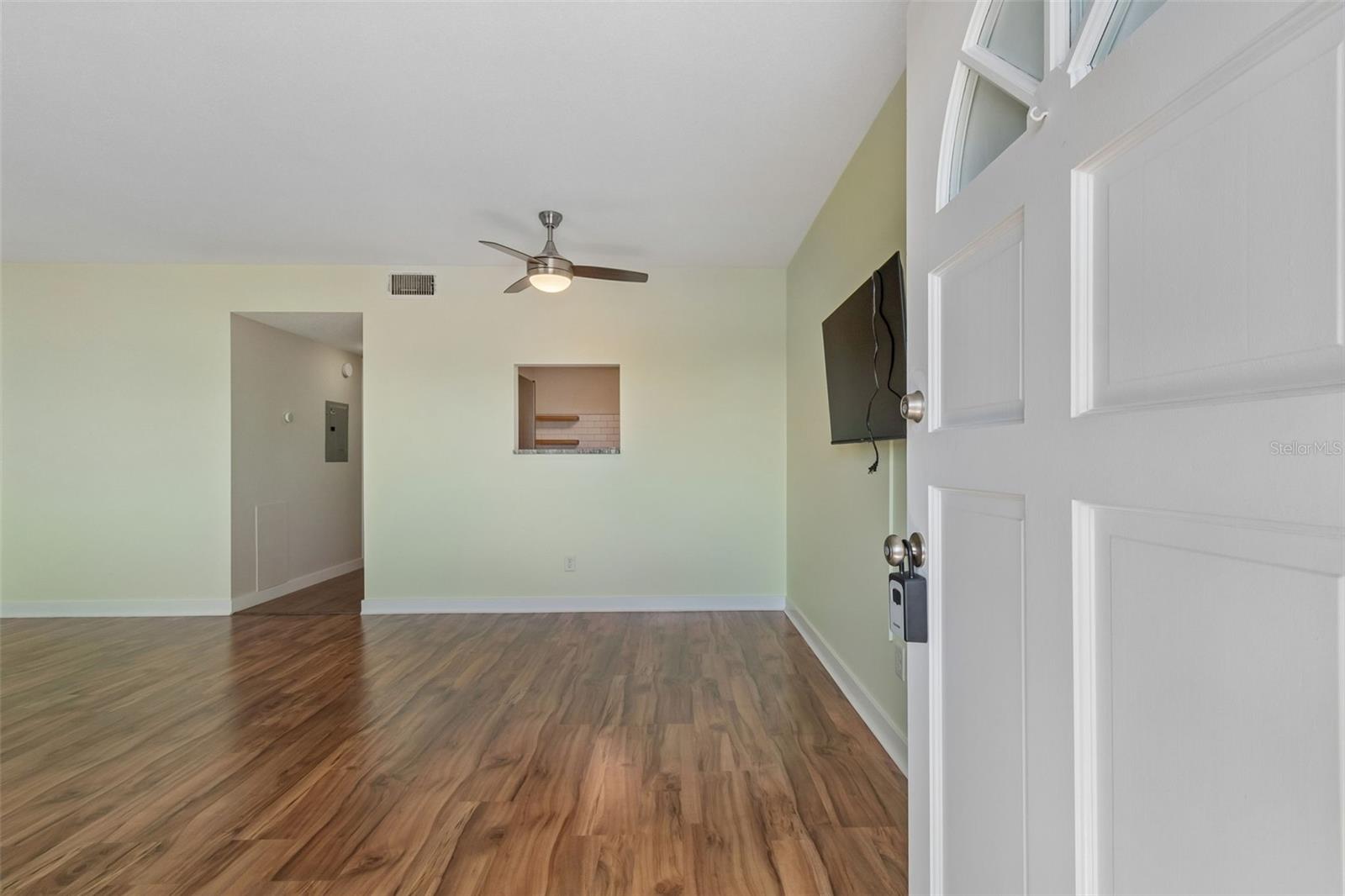 ON TOP OF THE WORLD - Residential