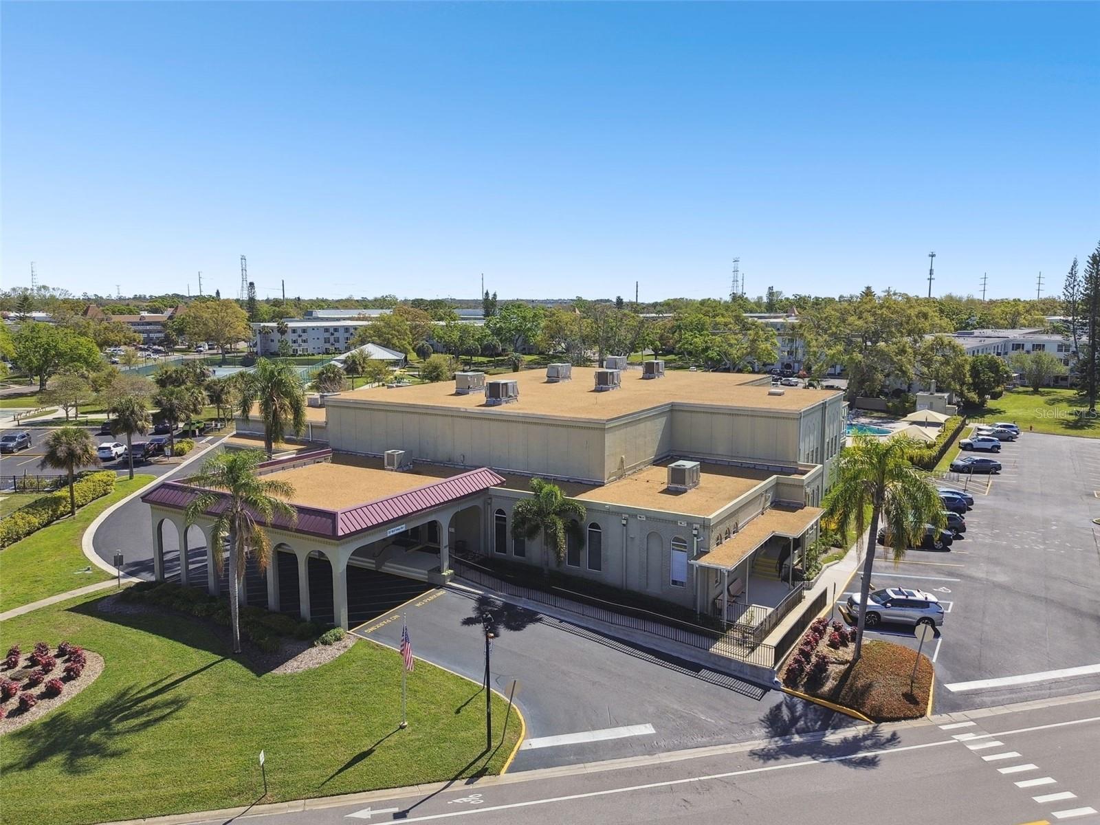 ON TOP OF THE WORLD - Residential