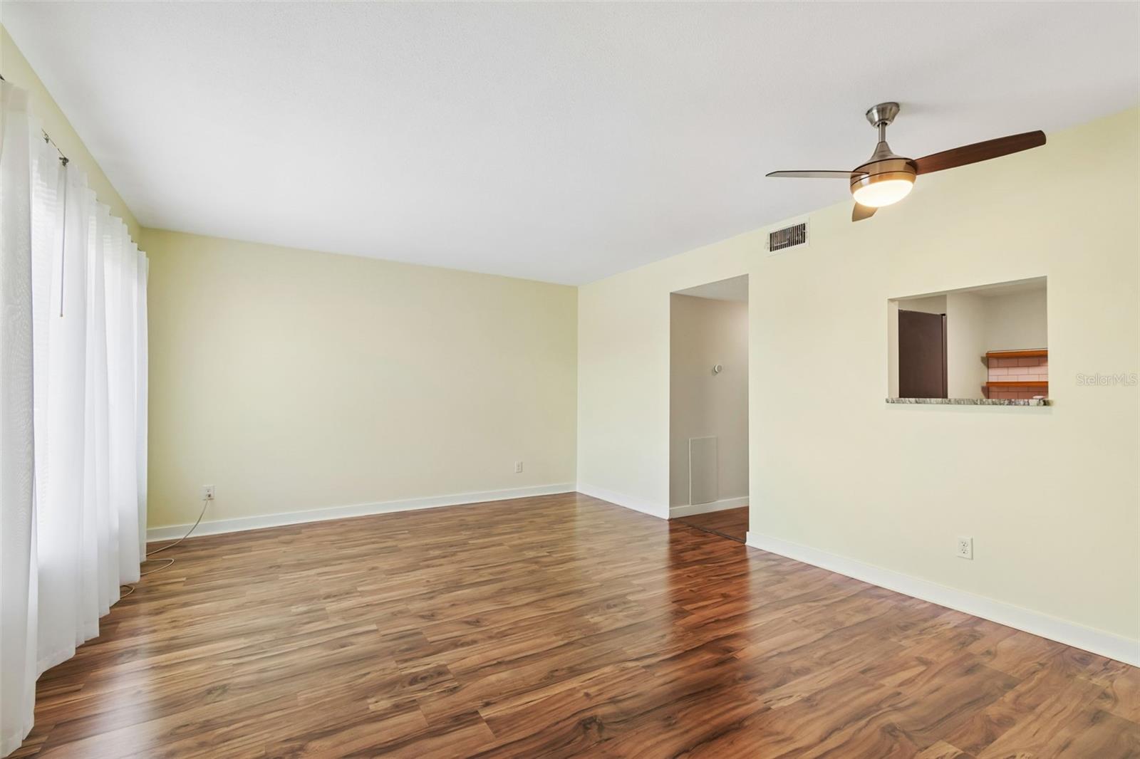 ON TOP OF THE WORLD - Residential