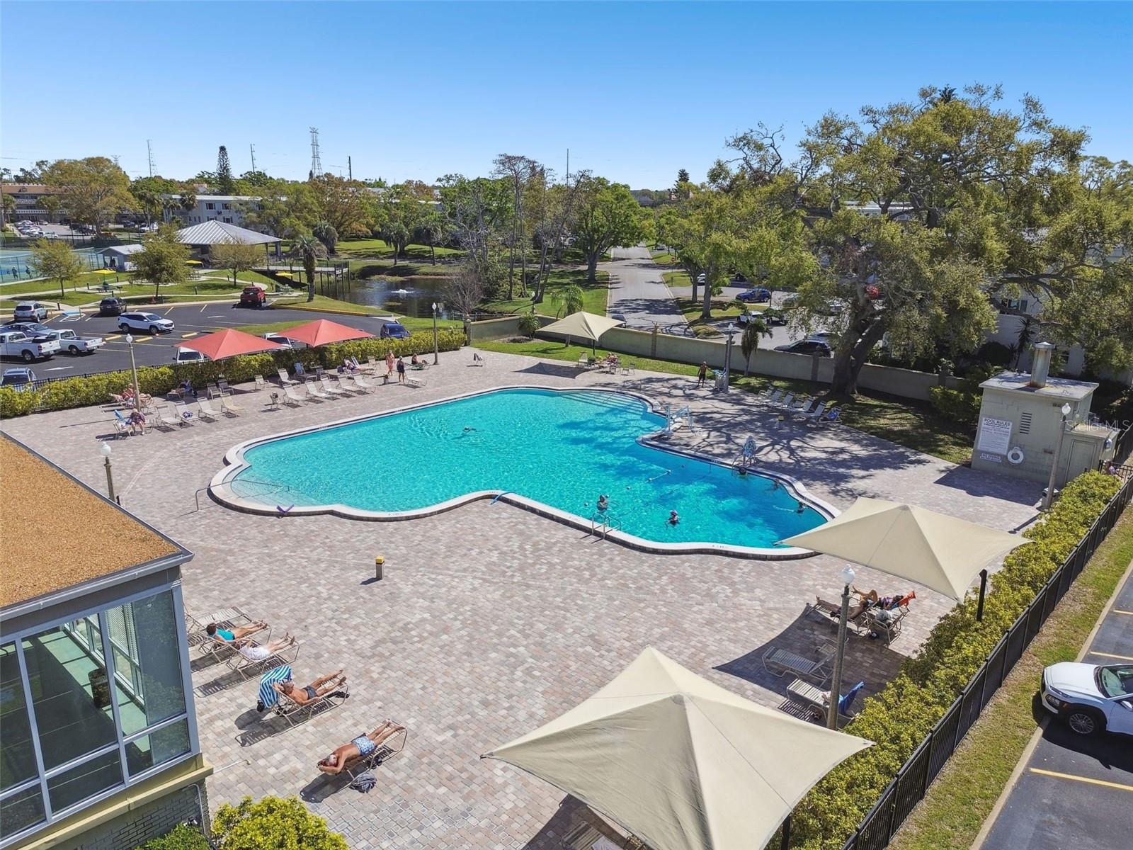 ON TOP OF THE WORLD - Residential