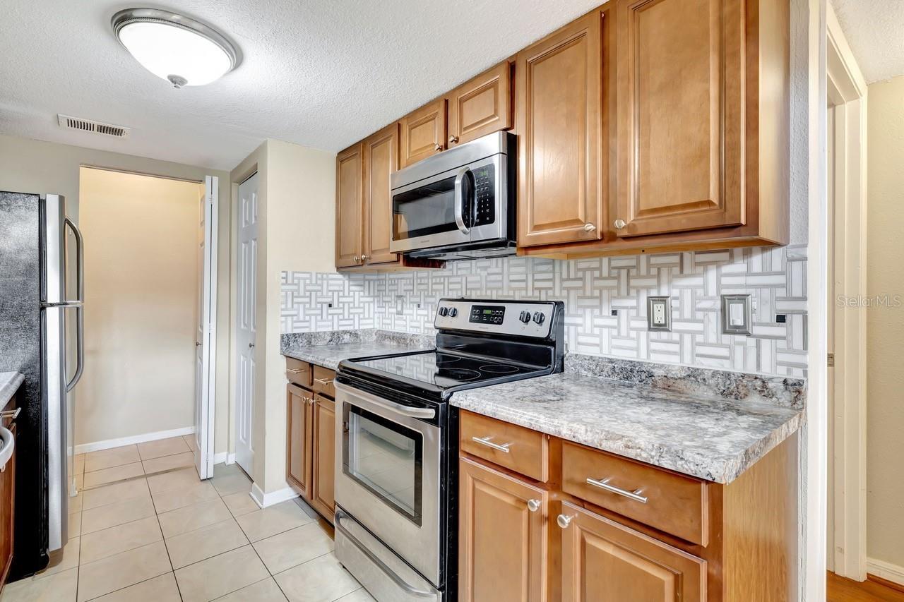 12189 ARMENIA GABLES CIRCLE 12189