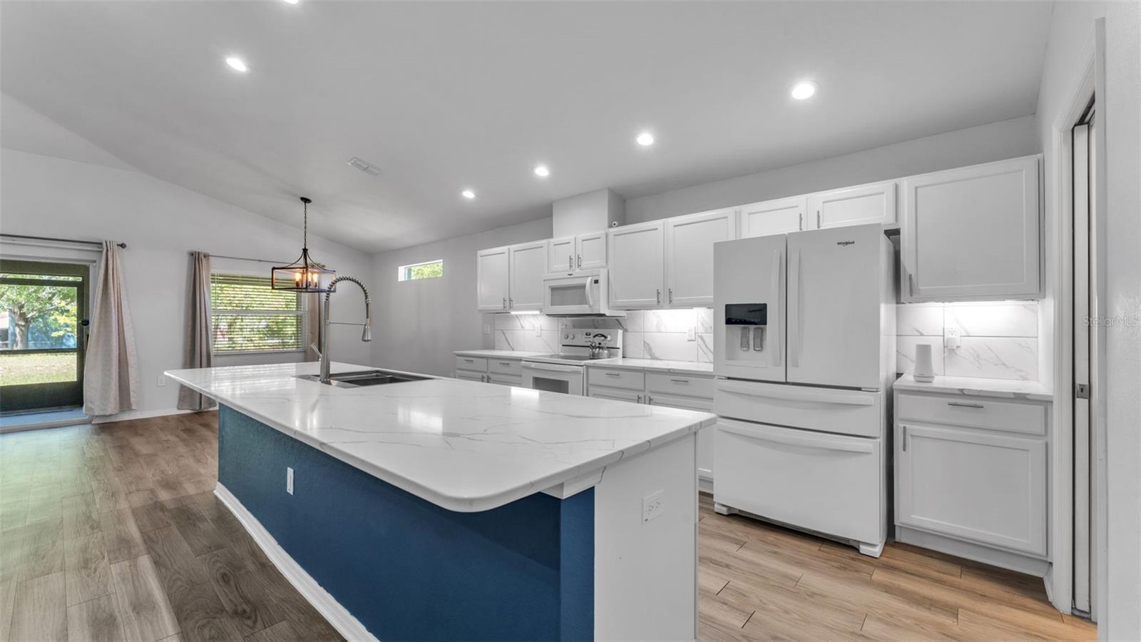 LAKES TR 04 - Residential