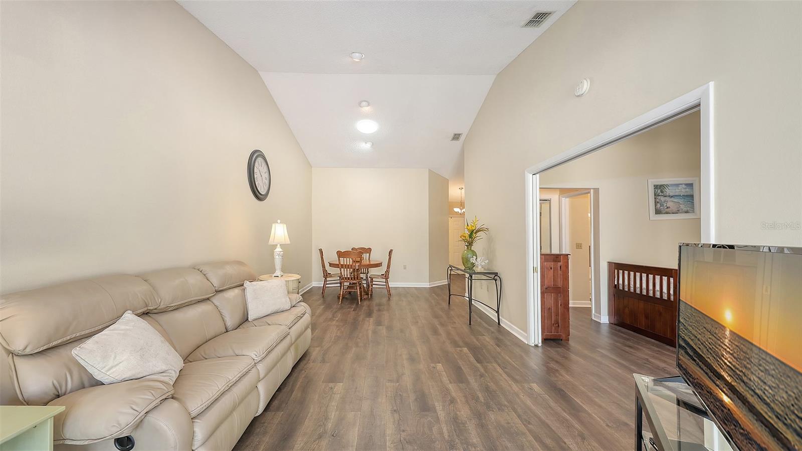 FORTY THREE WEST OAKS - Residential