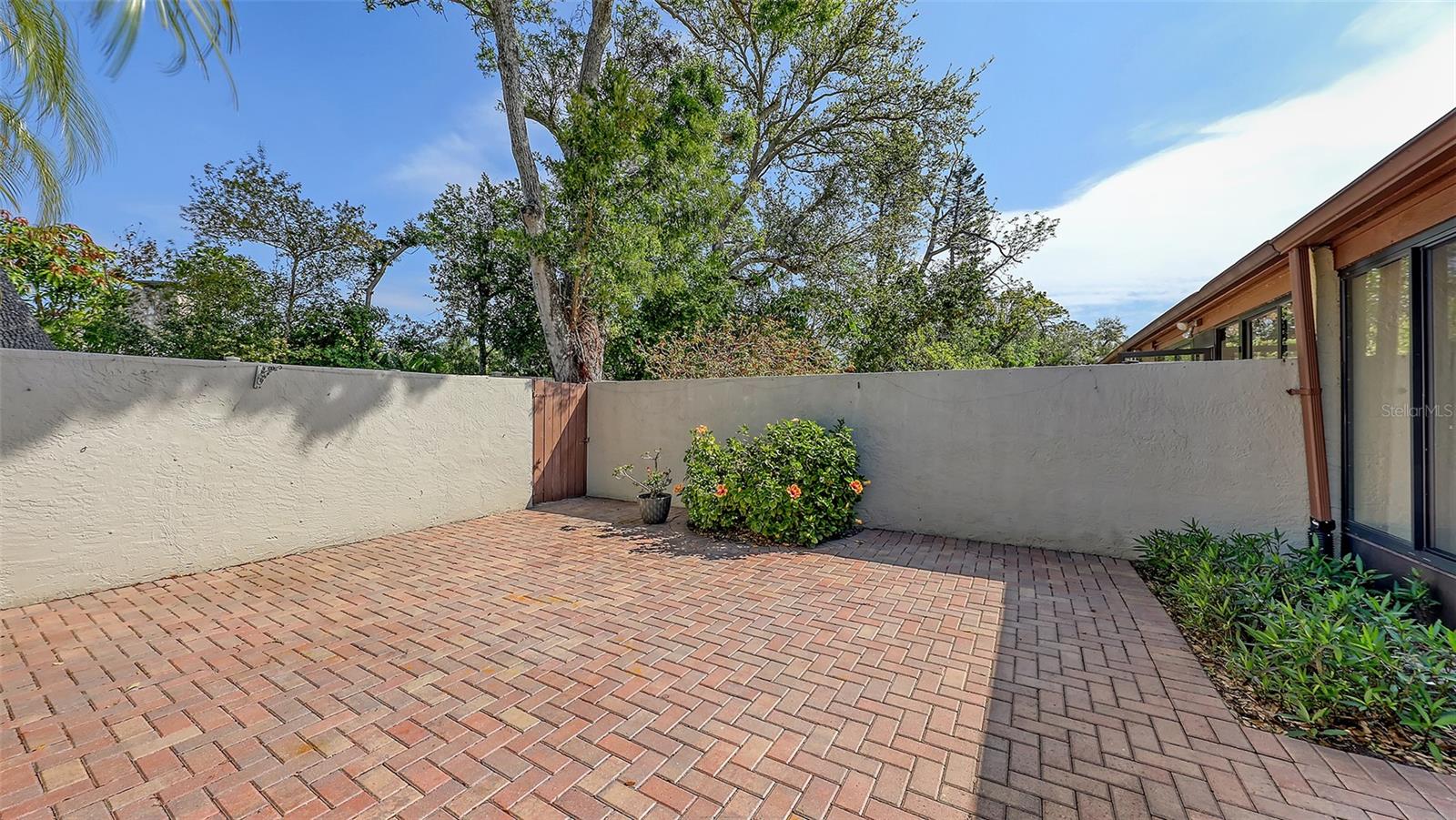 FORTY THREE WEST OAKS - Residential