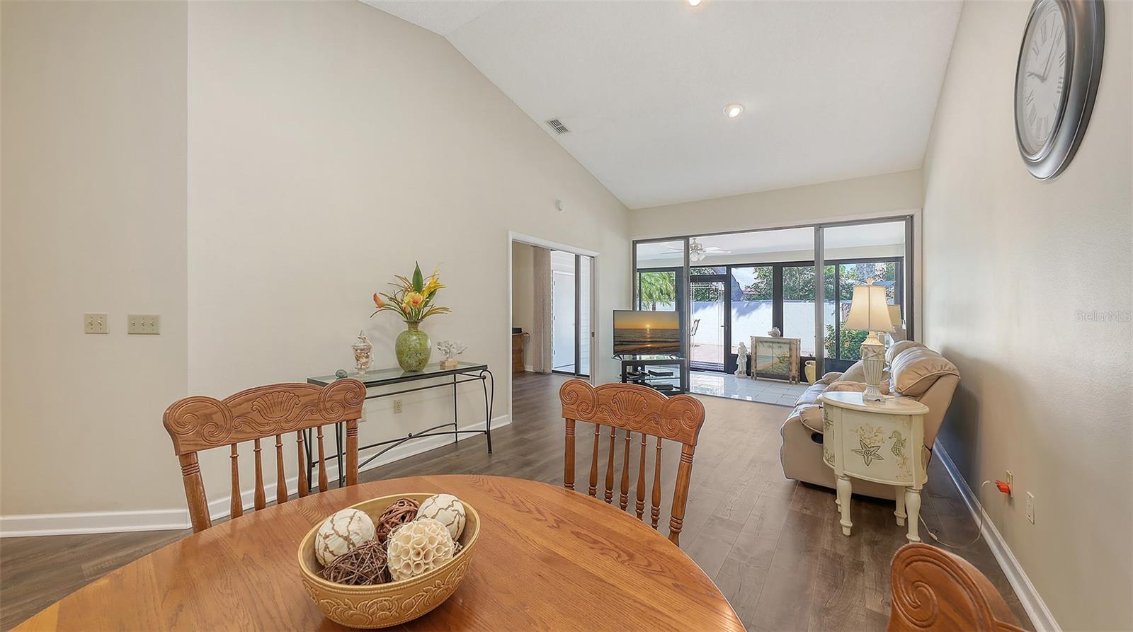 FORTY THREE WEST OAKS - Residential