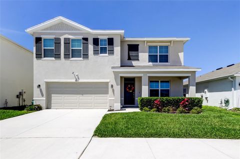 Photo of 2933 Maiden Grass Isle, Wesley Chapel, FL 33543 (MLS # TB8478913)
