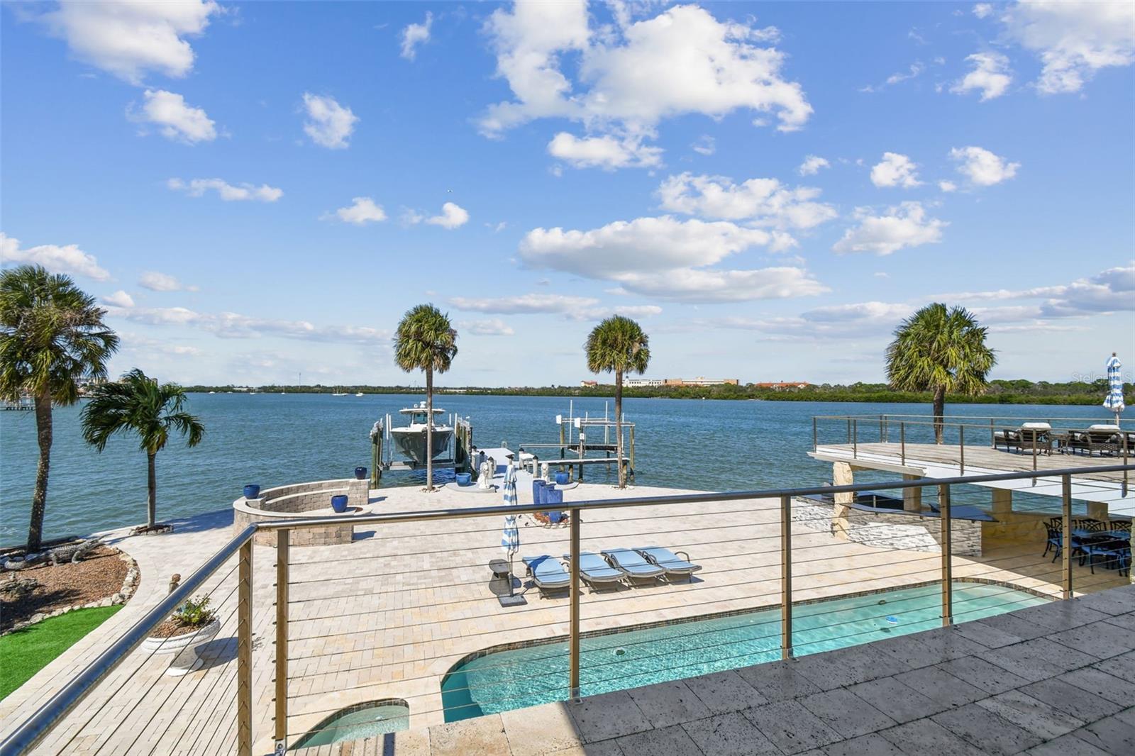 582 JOHNS PASS AVENUE