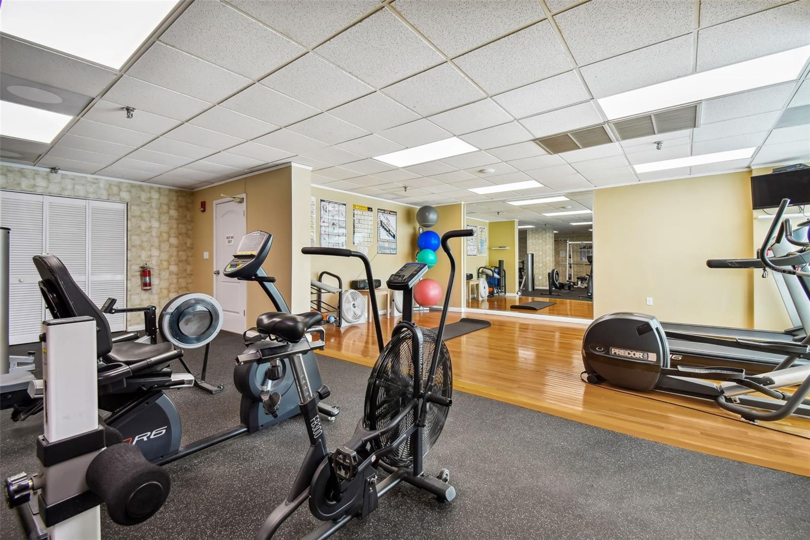 CHATEAU TOWER CONDO - Residential Lease