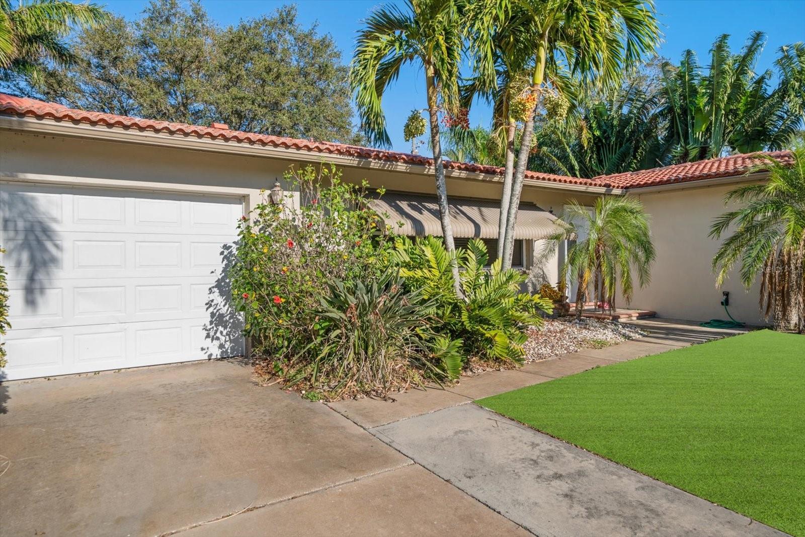 587 HILLCREST DRIVE