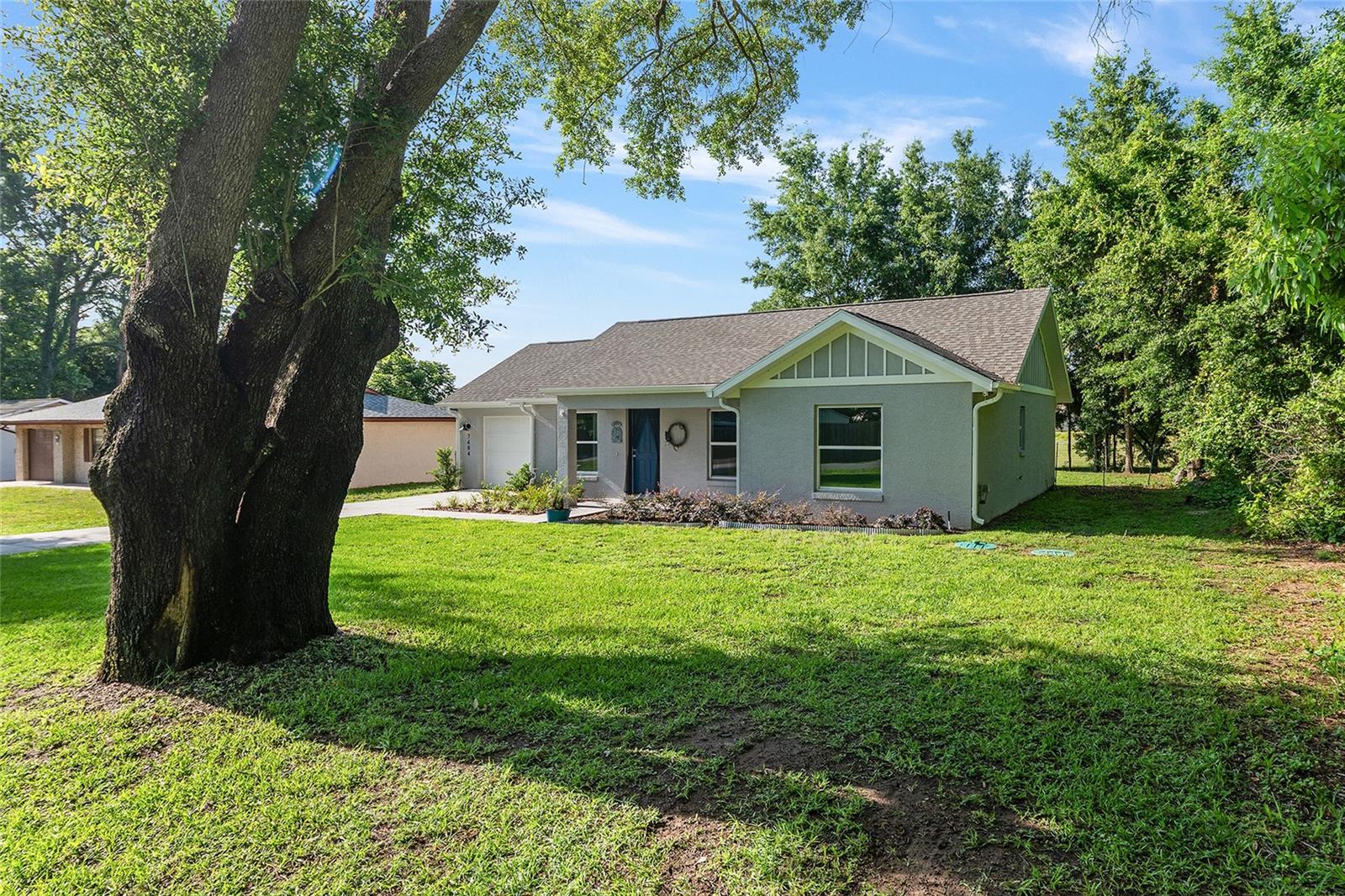 LAKE WEIR GARDENS - Residential