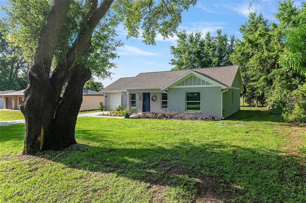Photo of 7404 SE 115th Street, Belleview, FL 34420 (MLS # G5111996)
