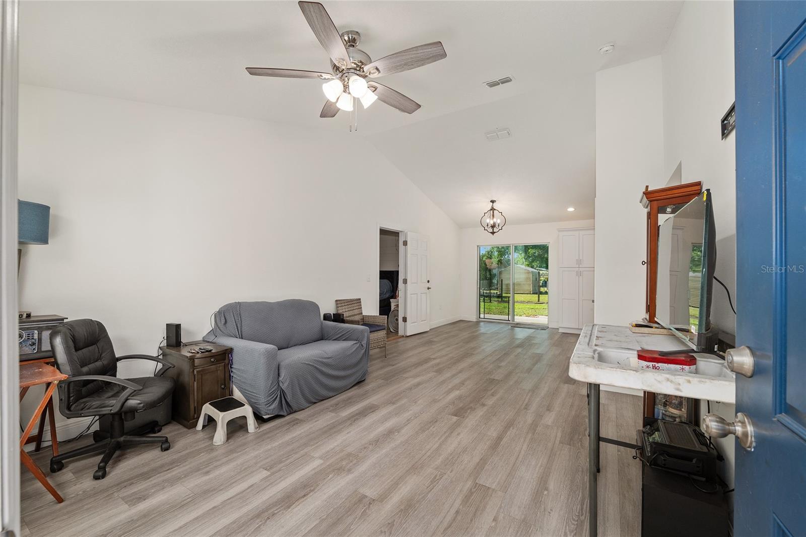 LAKE WEIR GARDENS - Residential