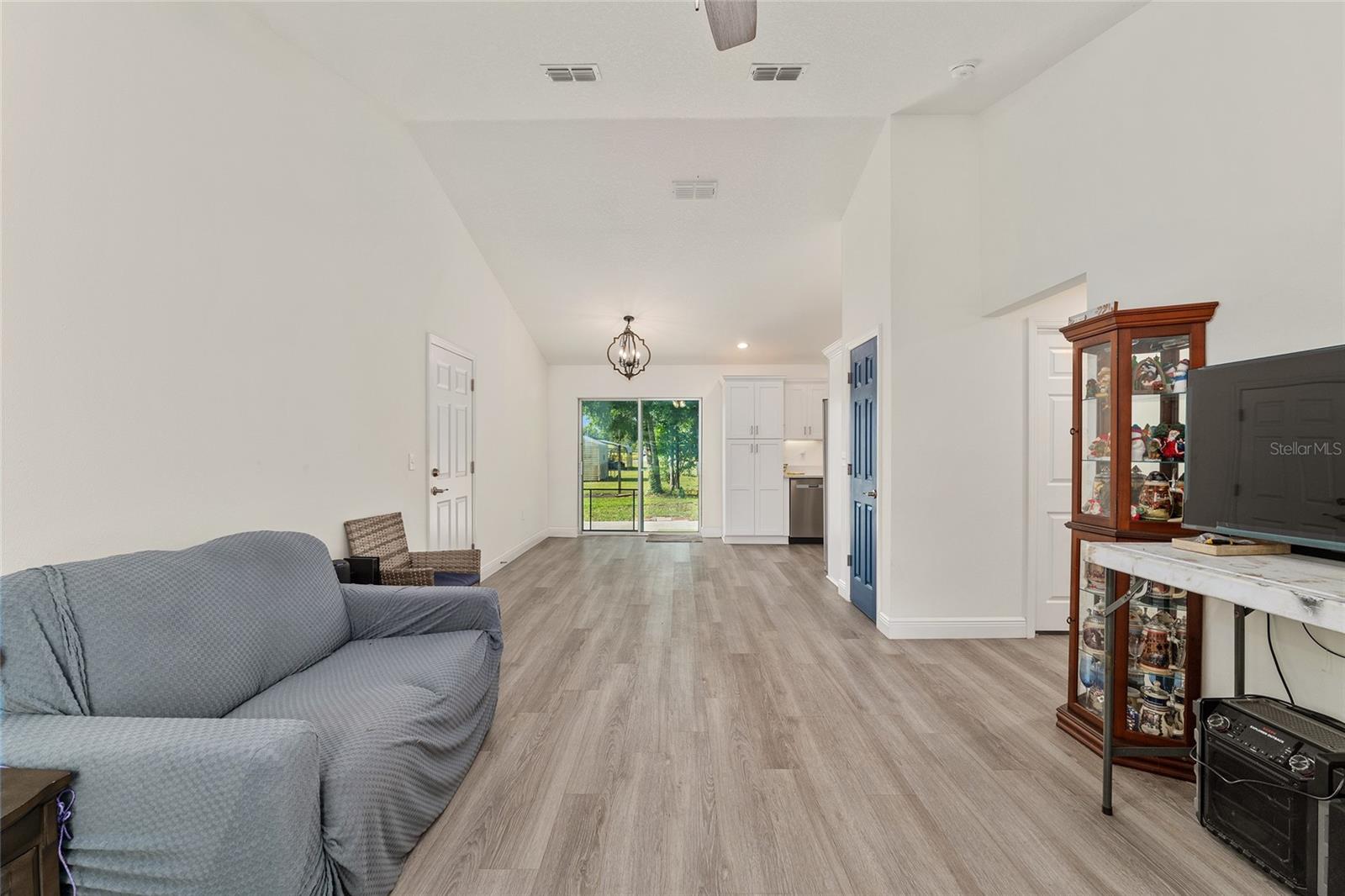 LAKE WEIR GARDENS - Residential
