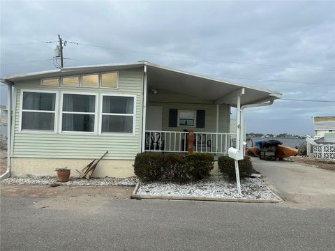 A home in PALMETTO