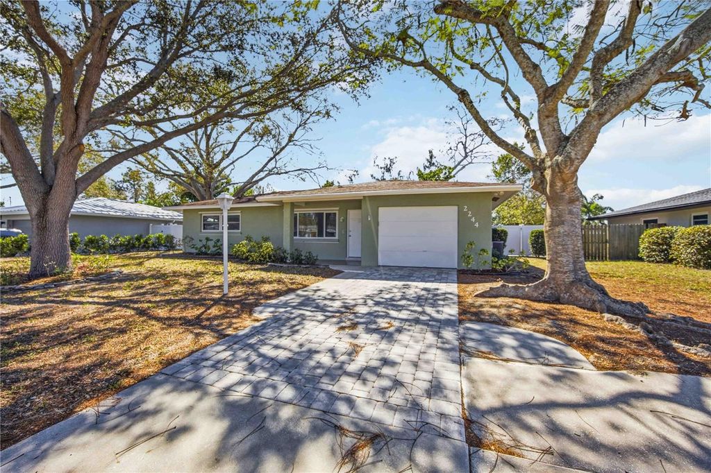 Photo of 2244 Sunnyside Place, Sarasota, FL 34239 (MLS # A4684357)