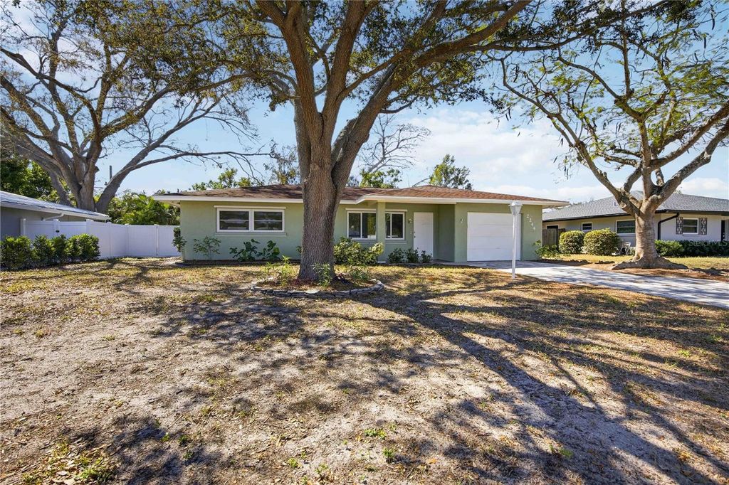 Photo of 2244 Sunnyside Place, Sarasota, FL 34239 (MLS # A4684357)