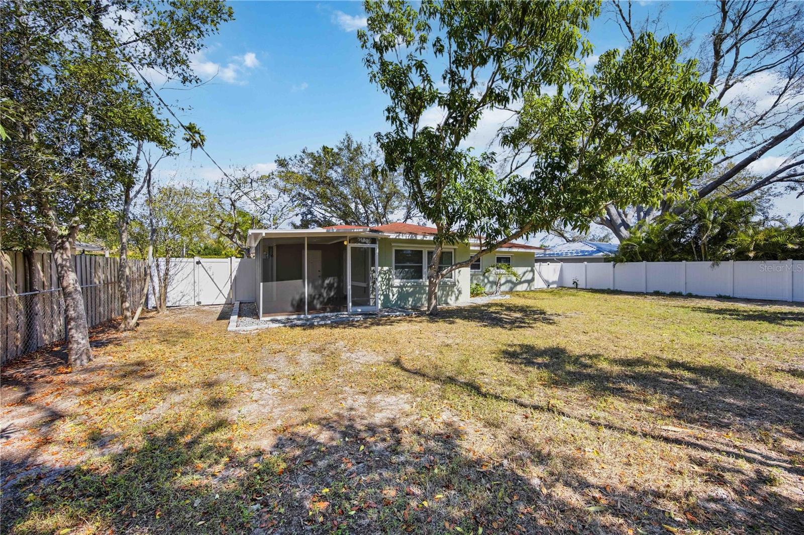 SUNNYSIDE PARK - Residential