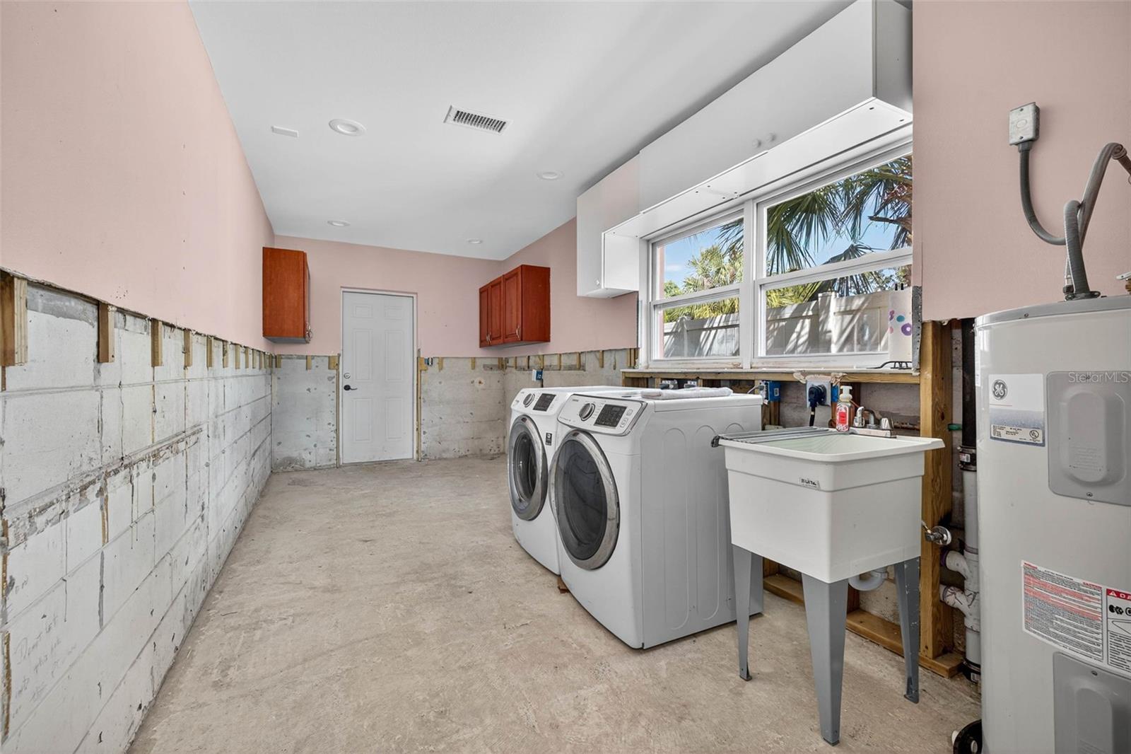 NORTH EAST PARK PLACIDO SHORES - Residential