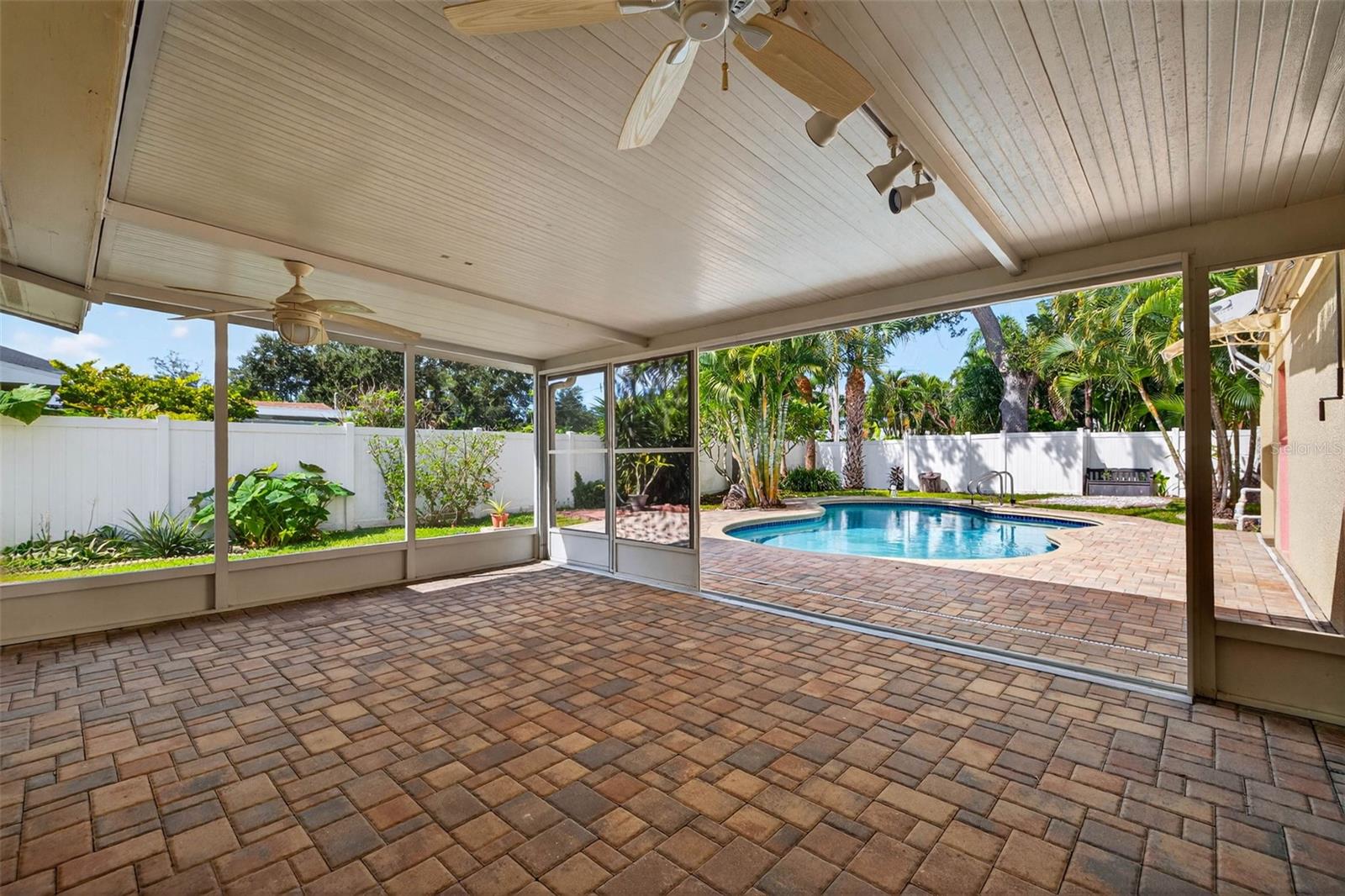 NORTH EAST PARK PLACIDO SHORES - Residential