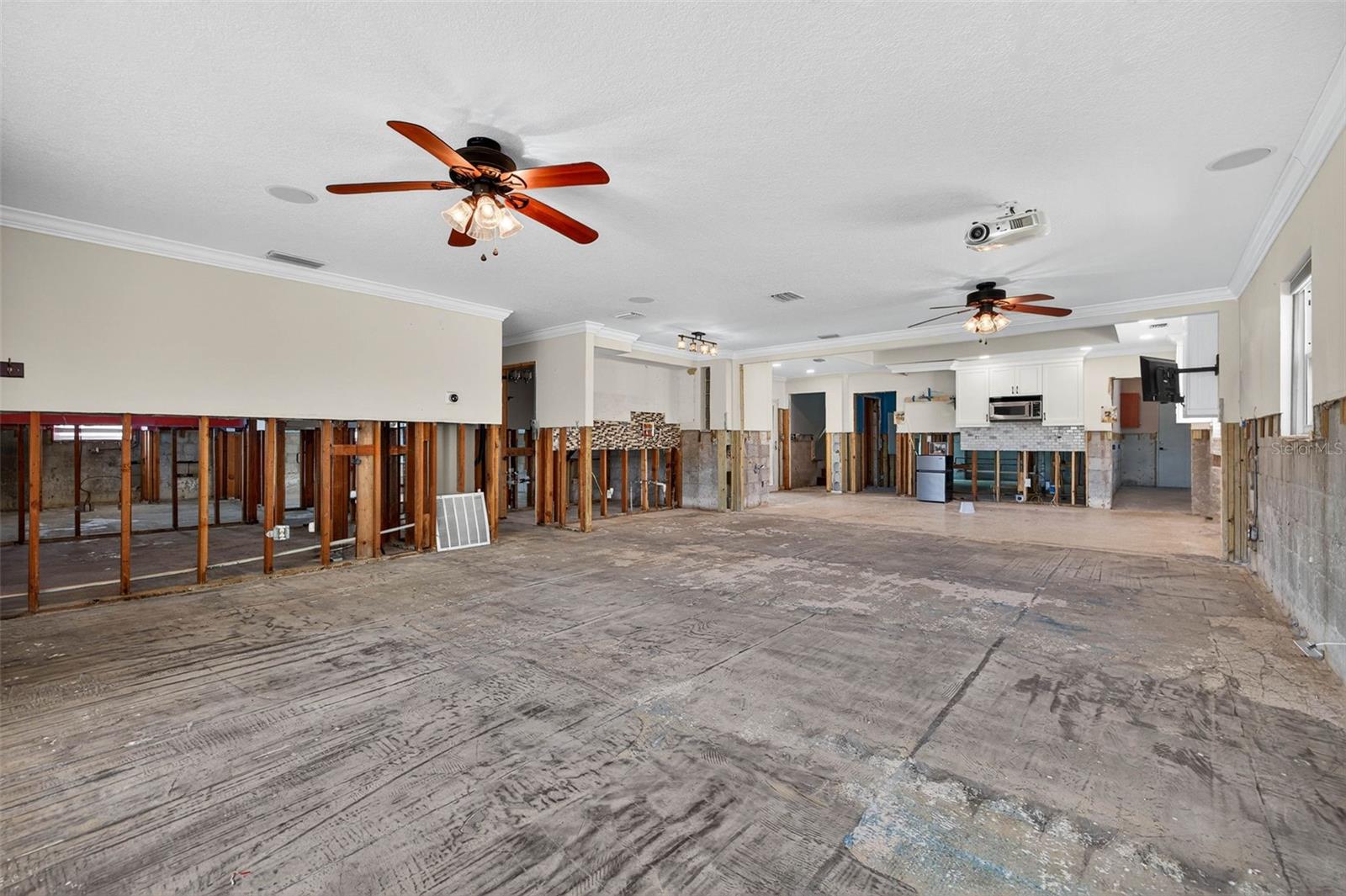 NORTH EAST PARK PLACIDO SHORES - Residential