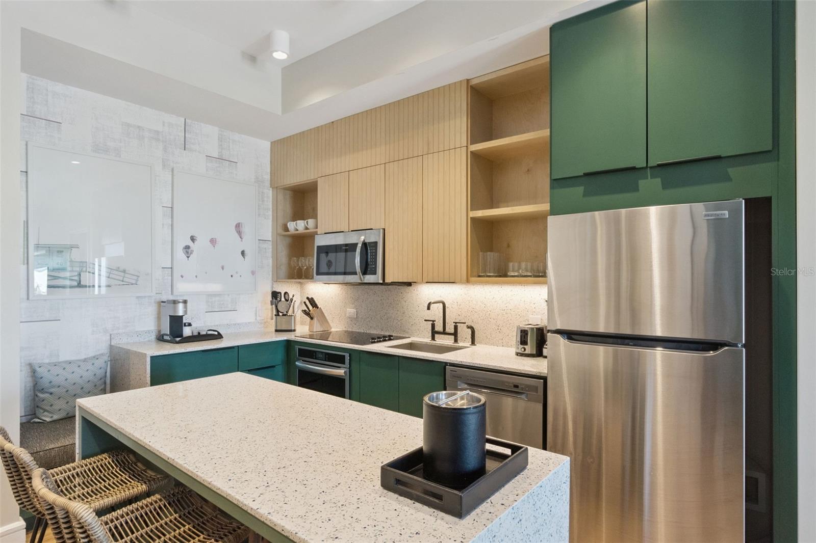 SUNSET WALK HOTEL, EMBASSY SUITES - Residential