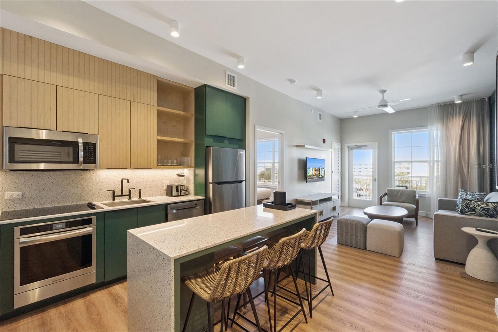 SUNSET WALK HOTEL, EMBASSY SUITES - Residential