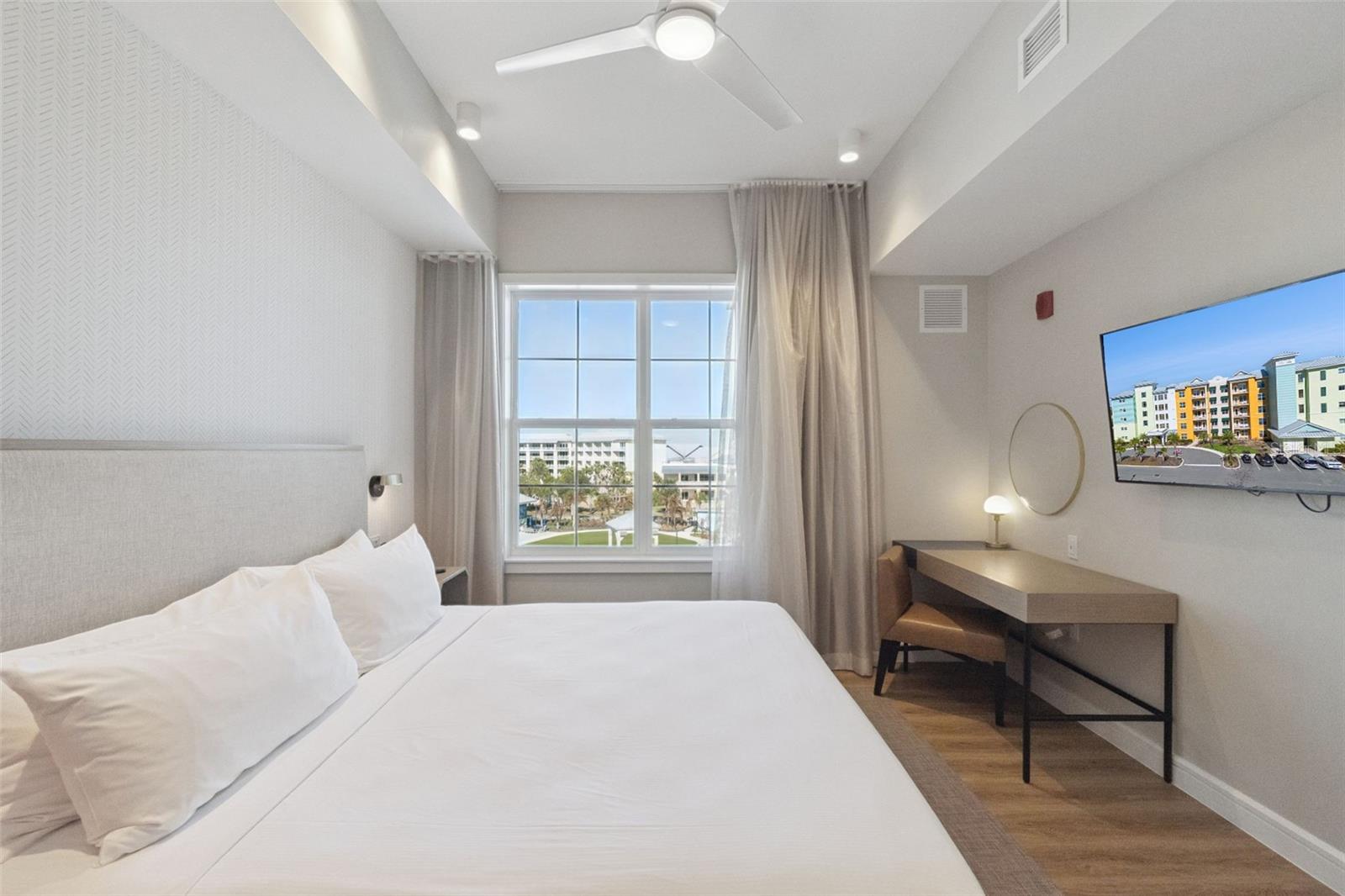 SUNSET WALK HOTEL, EMBASSY SUITES - Residential