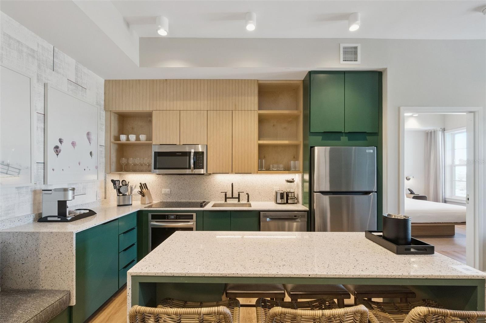 SUNSET WALK HOTEL, EMBASSY SUITES - Residential