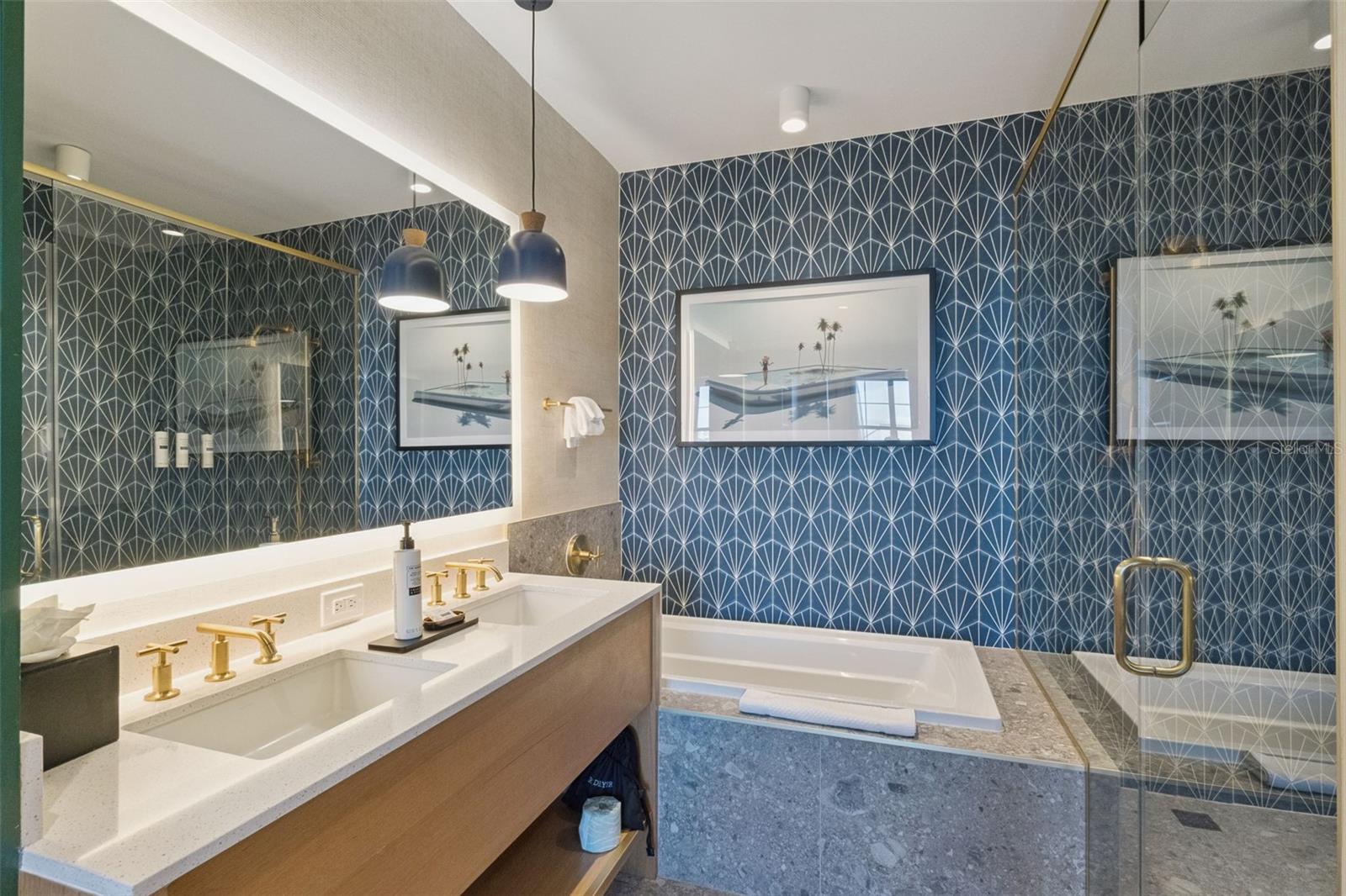 SUNSET WALK HOTEL, EMBASSY SUITES - Residential