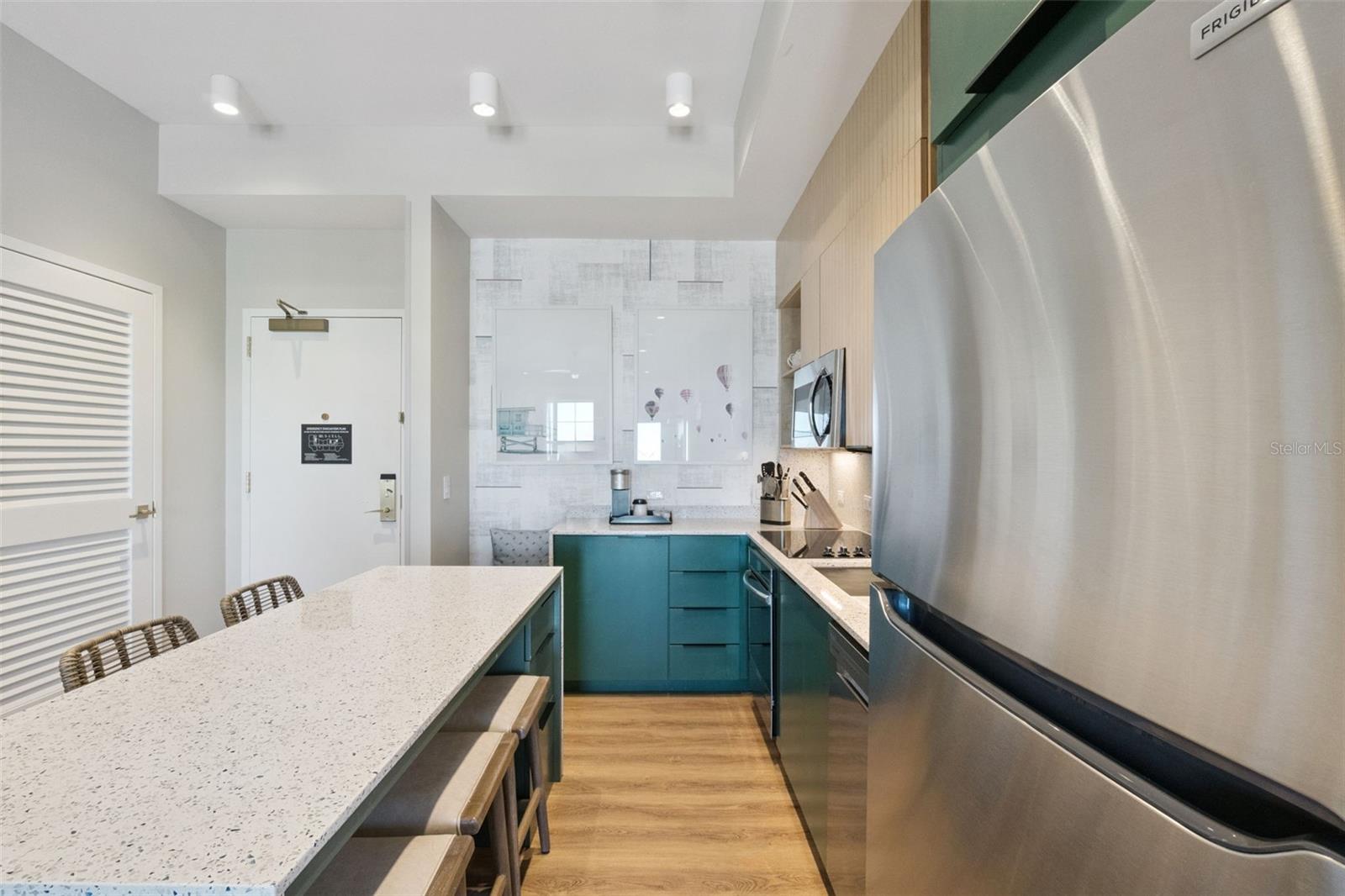 SUNSET WALK HOTEL, EMBASSY SUITES - Residential