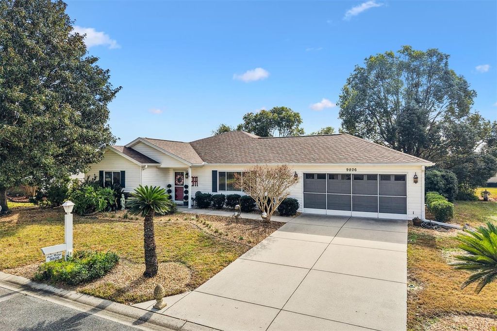 Photo of 9806 SE 175th Street, Summerfield, FL 34491 (MLS # OM716011)