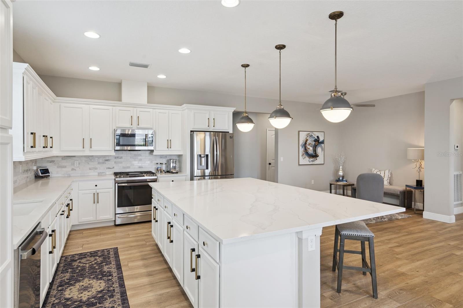 CASCADES/GROVELAND-PH 6 - Residential