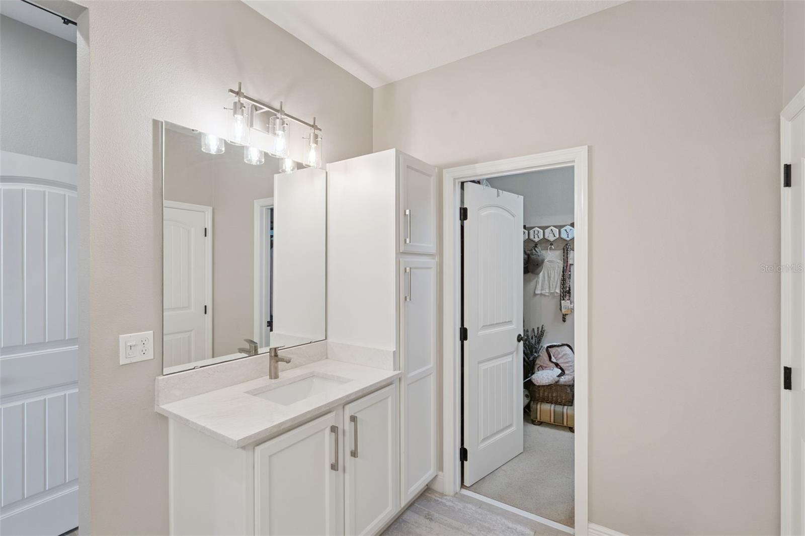 CASCADES/GROVELAND-PH 6 - Residential