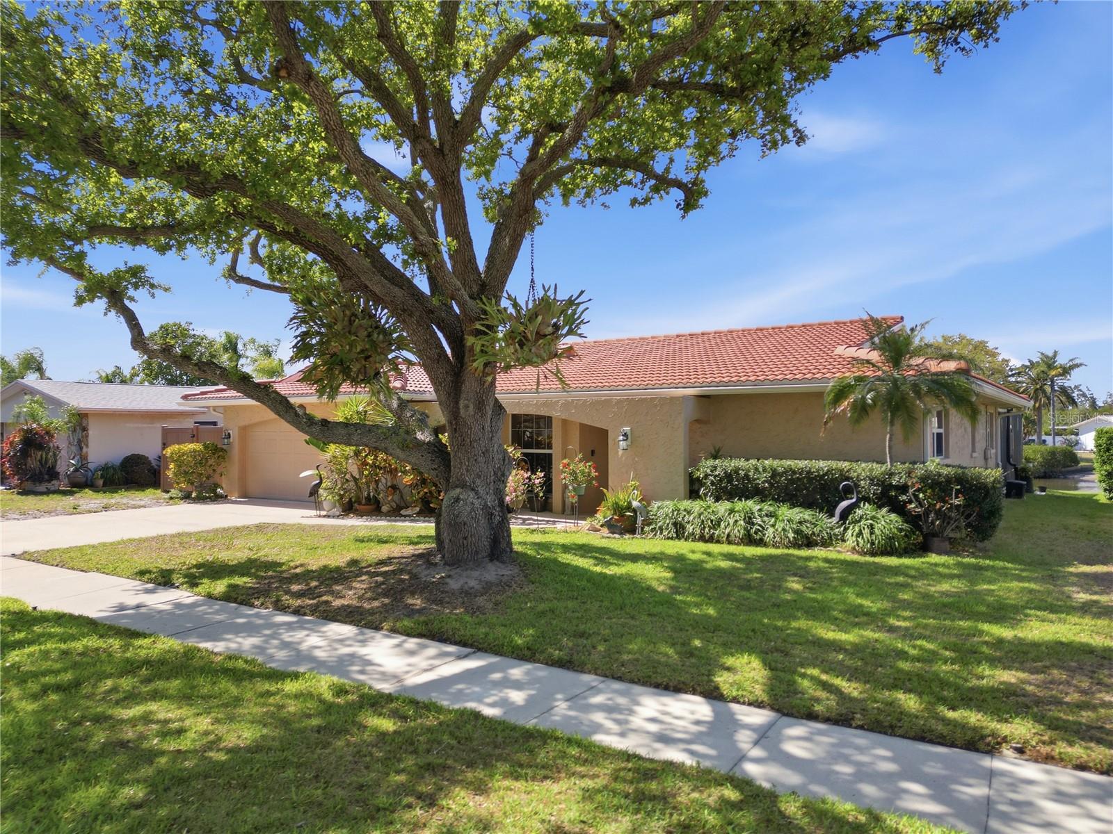 ELDE ORO WEST - Residential