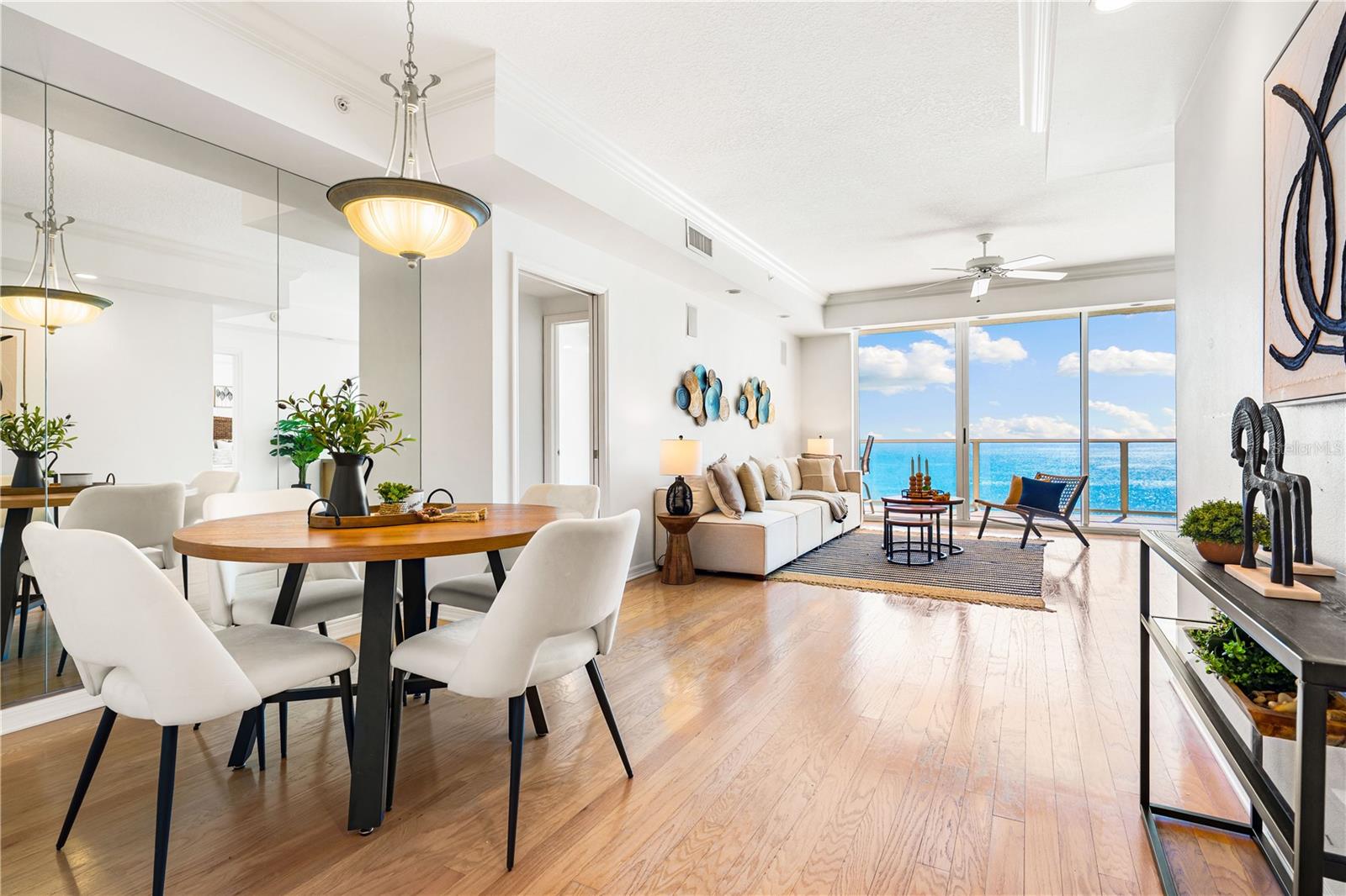 L ELEGANCE ON LIDO BEACH - Residential
