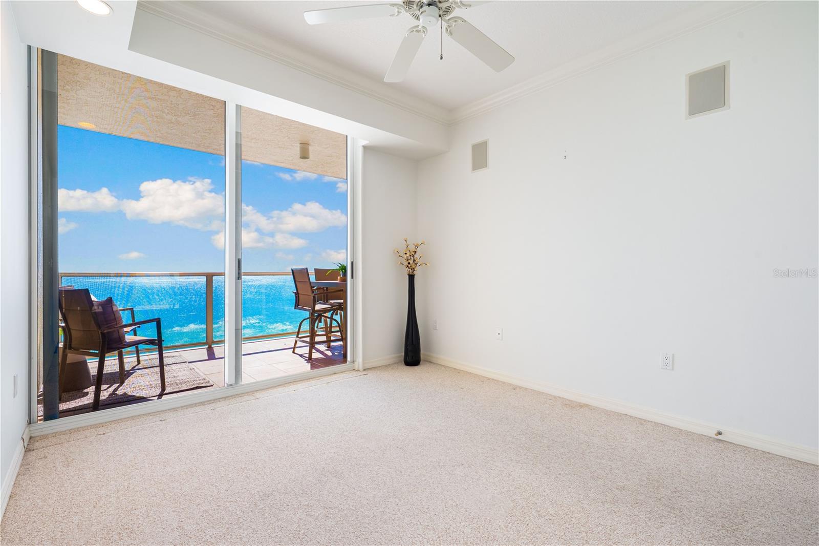 L ELEGANCE ON LIDO BEACH - Residential