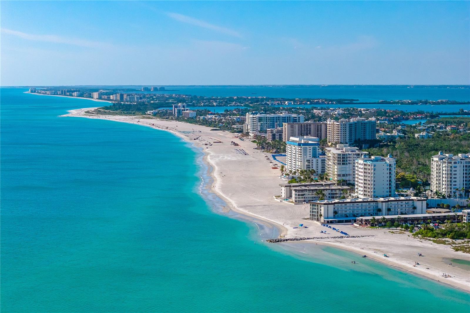 L ELEGANCE ON LIDO BEACH - Residential
